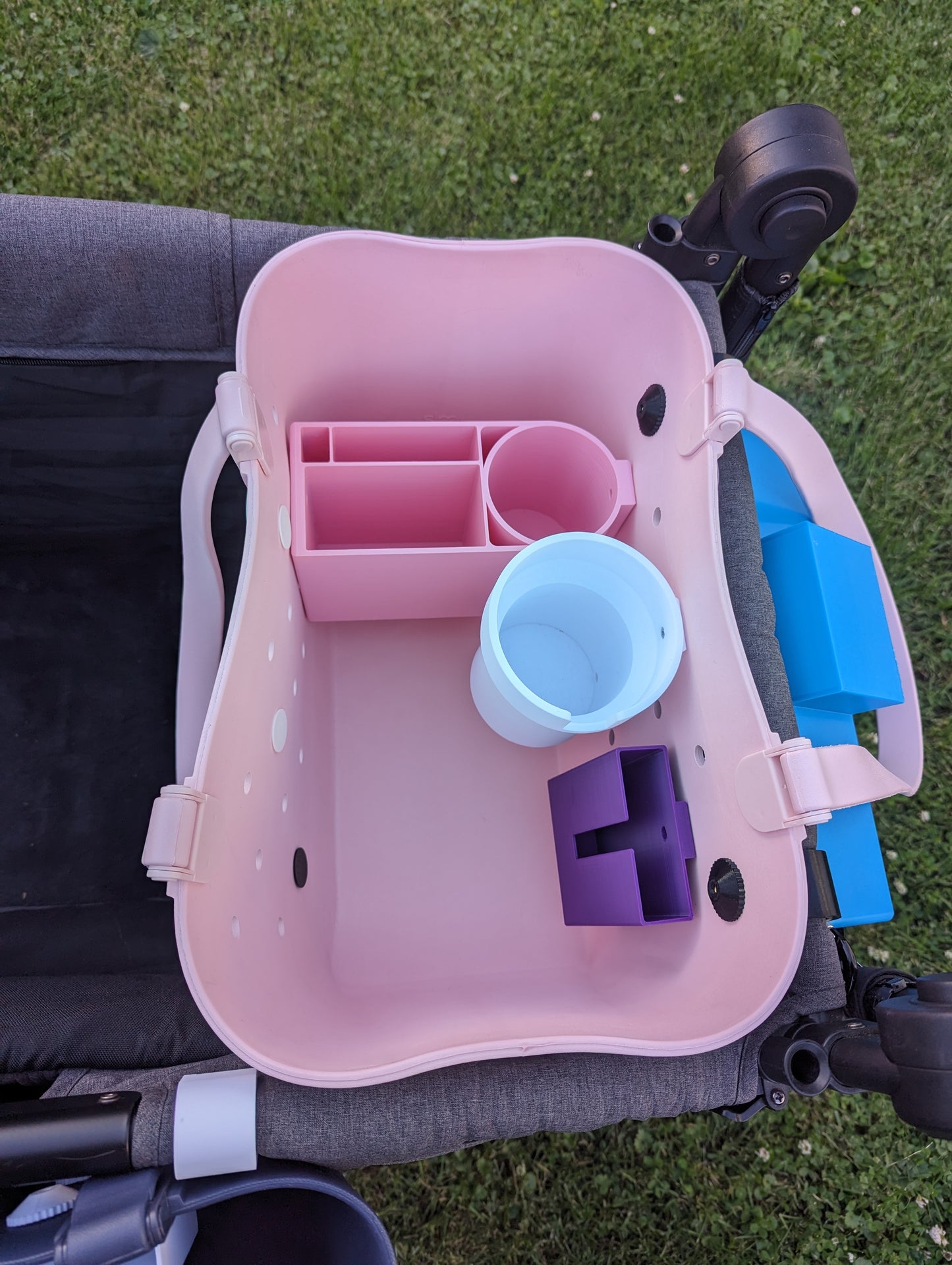 Simple Modern Getaway Bag Phone Holder